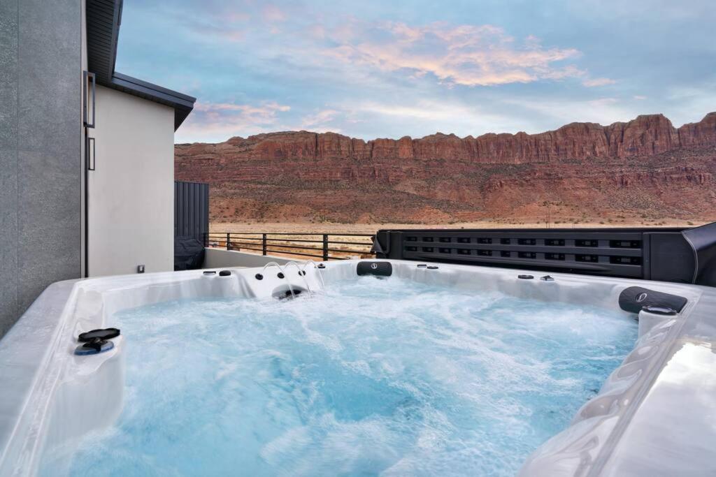 Vizcaya #5 - Moab'S Newest Luxury Rental With Private Hot Tub Exterior photo